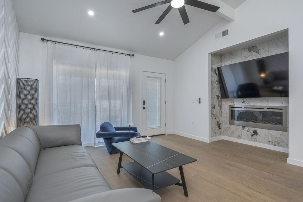 Ash & Ko Boutique Lodging photo 21
