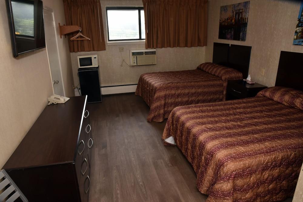 Swan Motel photo 3