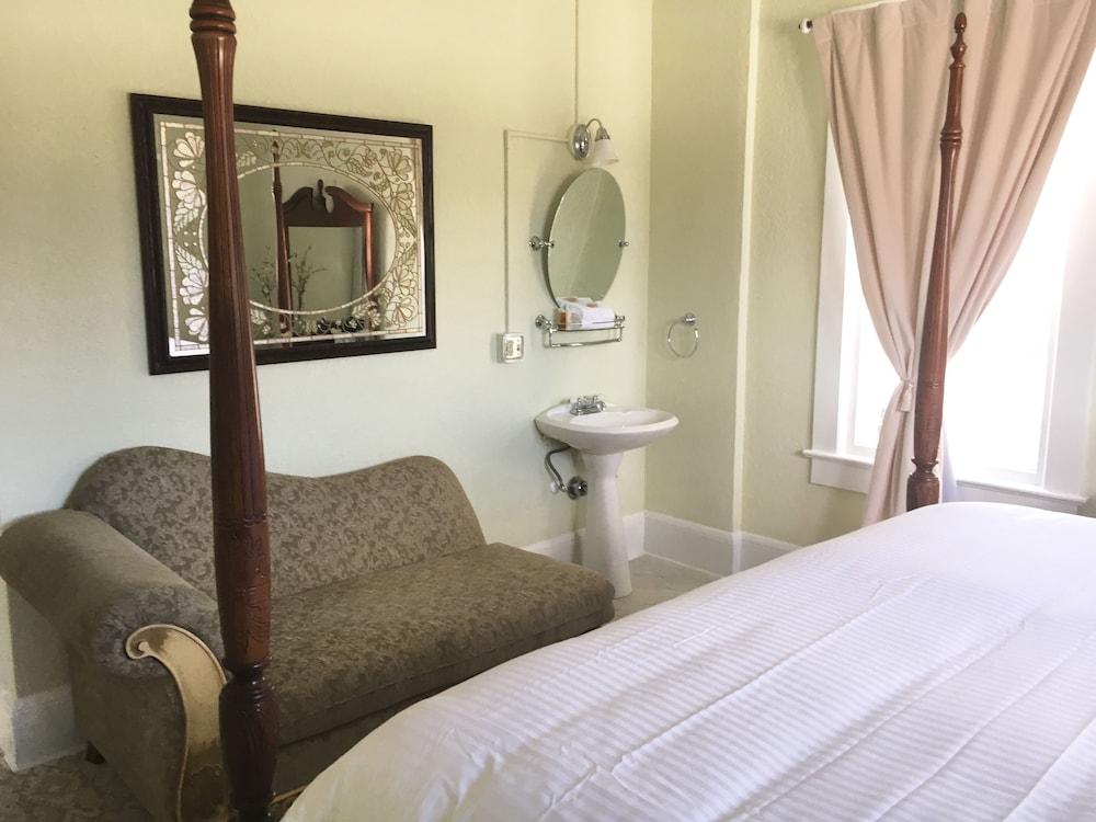 The DeLand Hotel photo 46