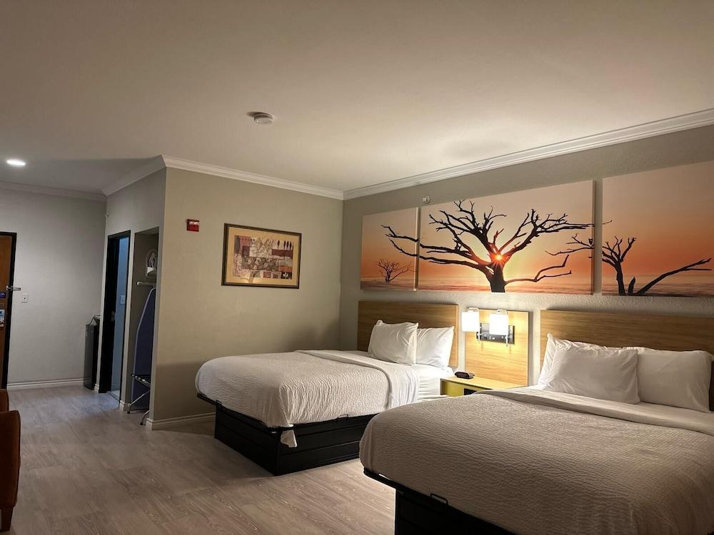 Days Inn by Wyndham Copperas Cove photo 6