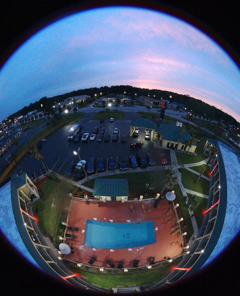 Econo Lodge Inn & Suites Hardeeville I-95 photo 73