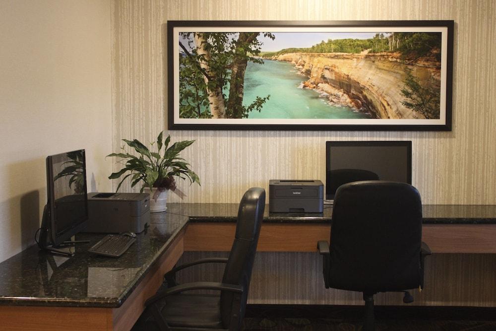 Holiday Inn Express Munising-Lakeview by IHG photo 30