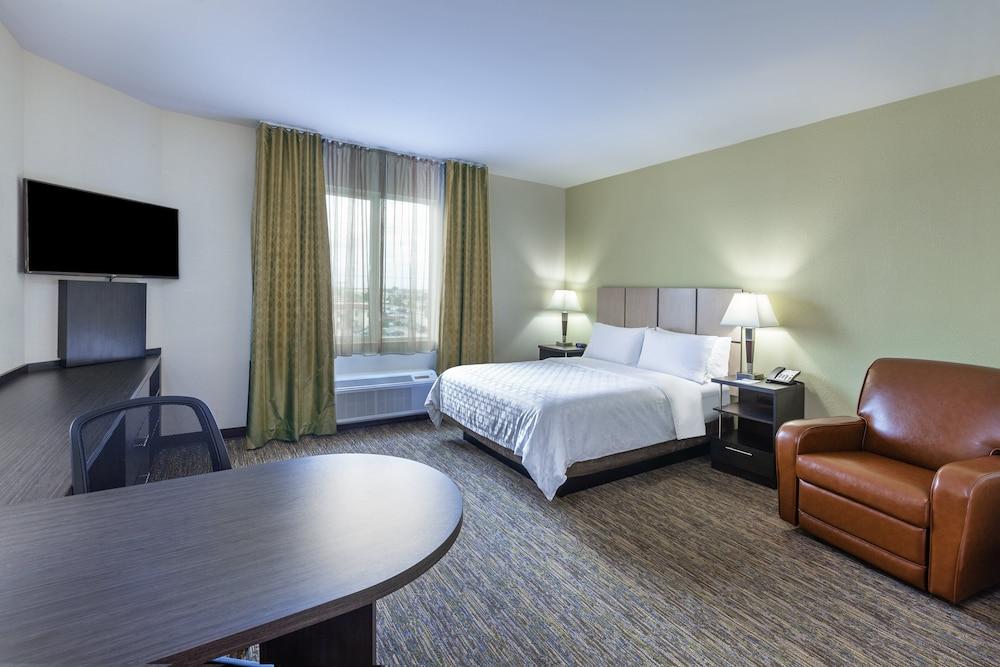 Candlewood Suites Houston North I45 by IHG photo 6