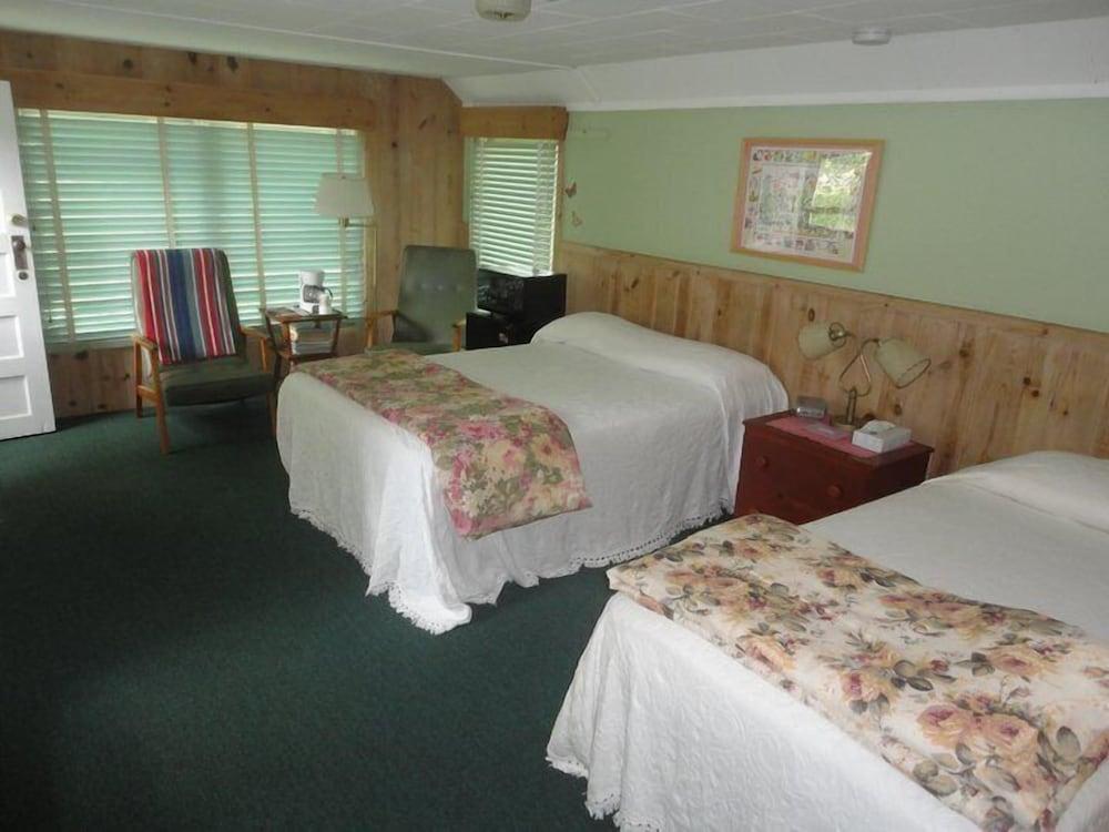 The Cabins at Autumn Mountain Winery photo 21