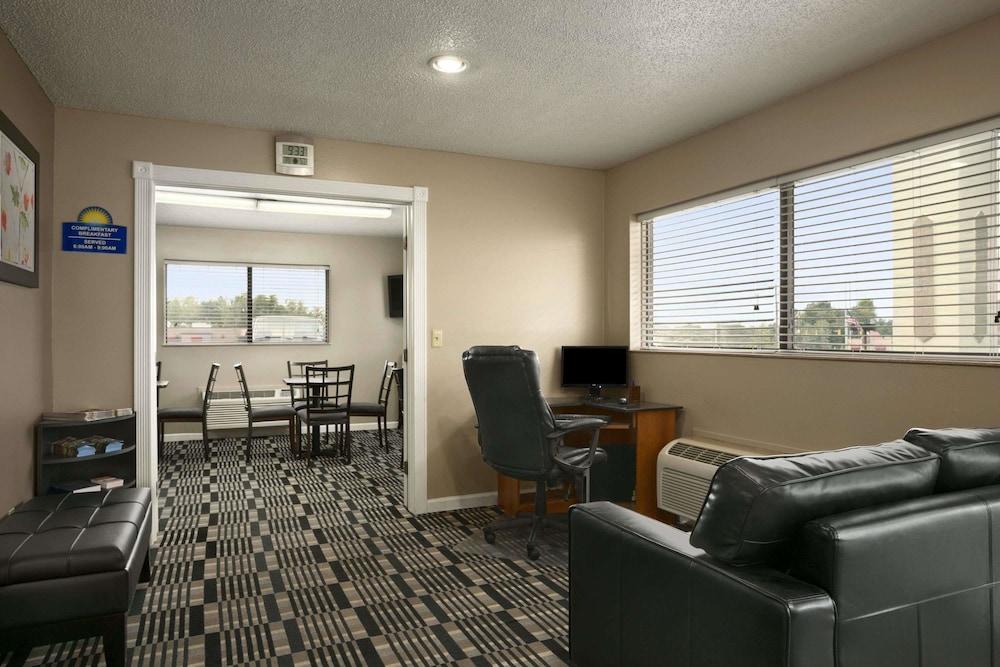 Days Inn by Wyndham Cloverdale Greencastle photo 21