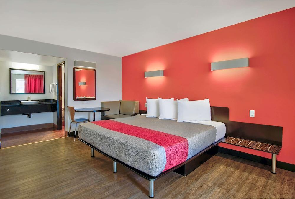 Motel 6 Victorville - Desert Express photo 7