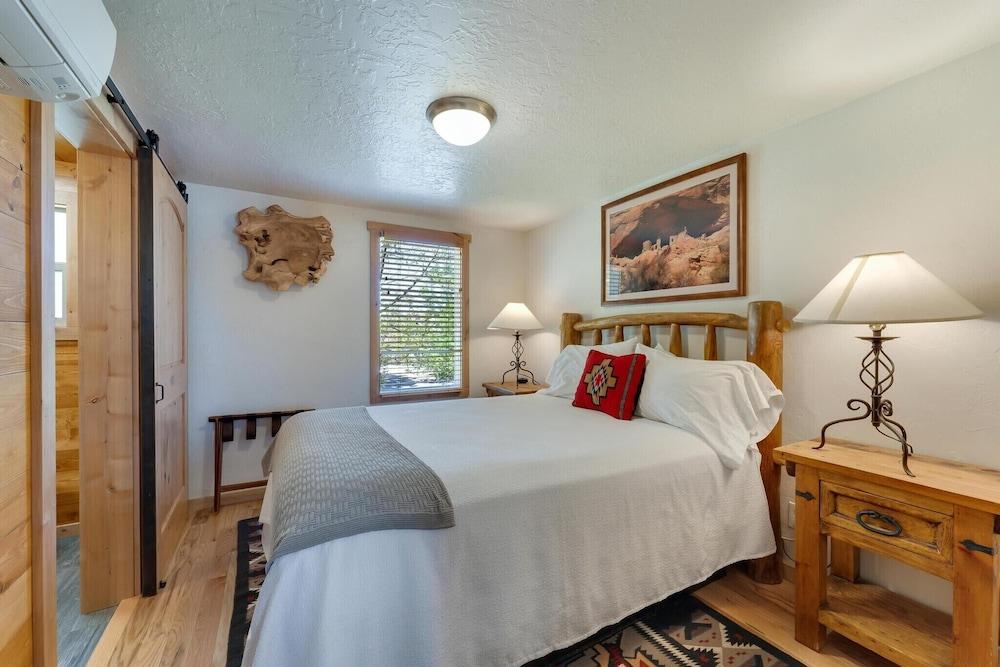 Stone Lizard Lodging photo 28