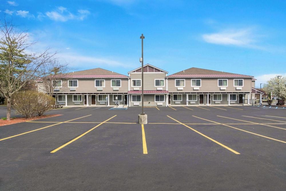 Quality Inn Queensbury - Lake George Area photo 28