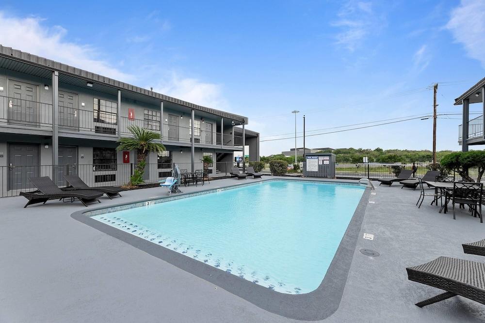 Baymont by Wyndham San Antonio Near Lackland AFB photo 14