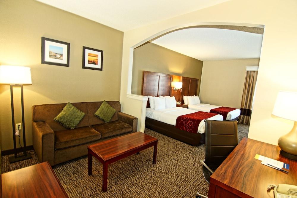 Comfort Suites Near University photo 11