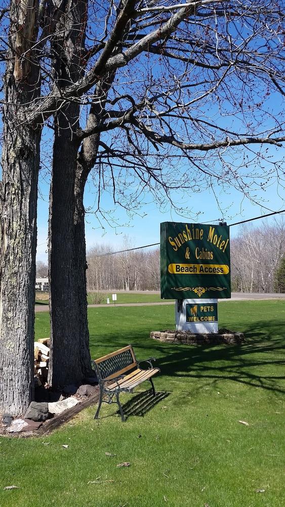 Sunshine Motel and Cabins photo 24