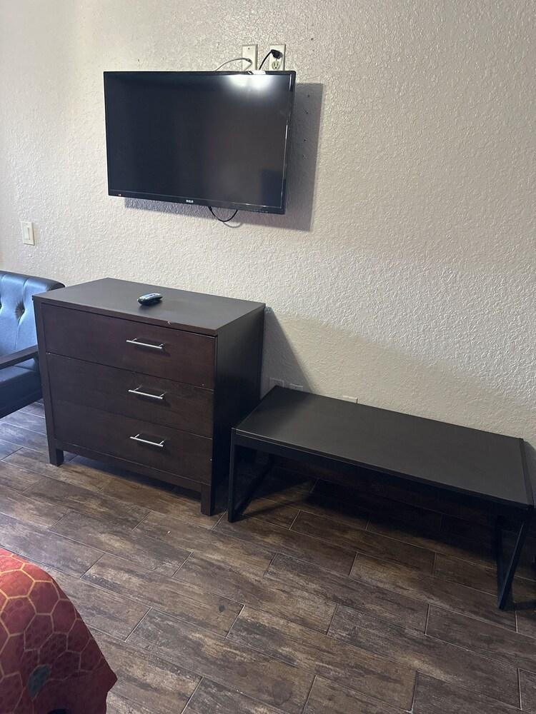 Luxury Inn and Suites photo 6
