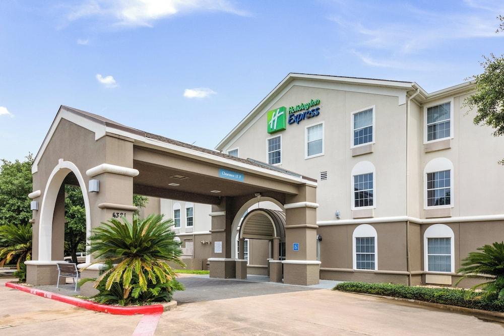 Holiday Inn Express Hotel & Suites Columbus by IHG — hotel in Columbus