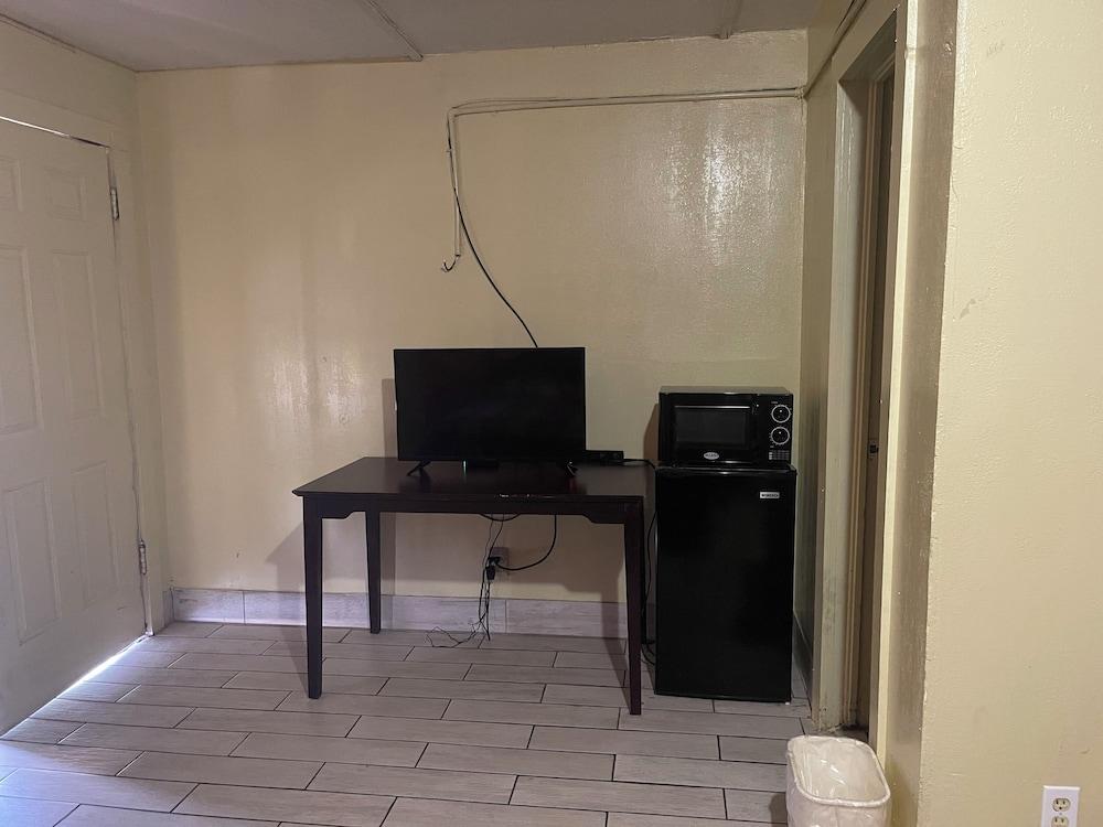 Plaza Motel photo 5