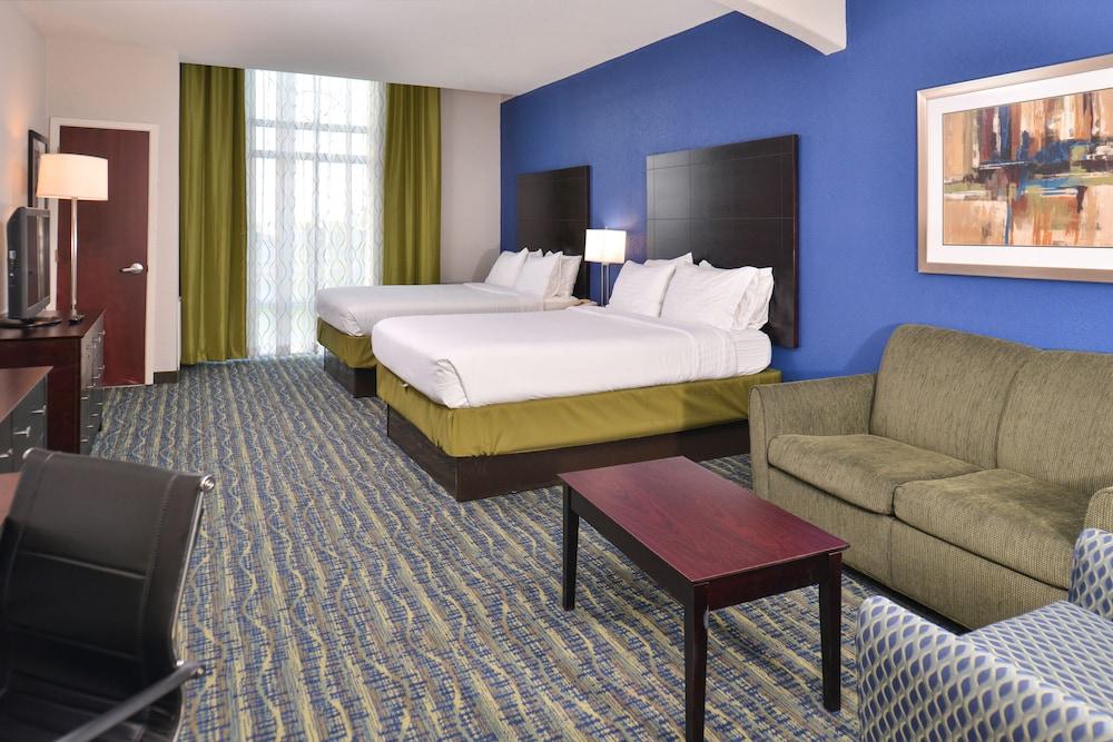 Holiday Inn Express Hotel & Suites San Antonio by IHG photo 49