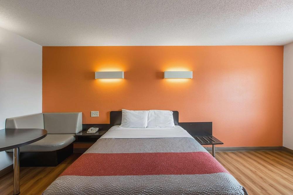 Motel 6 Omaha, NE photo 7