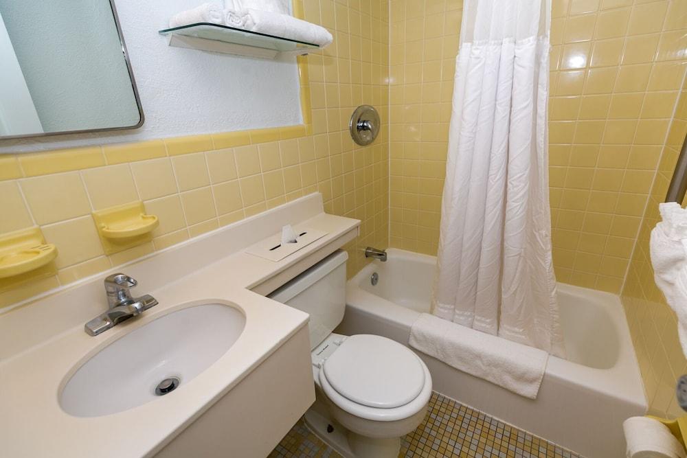 Gondolier Motel photo 34