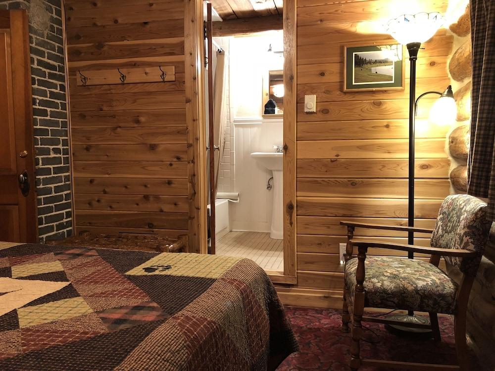 The Historic Madison Hotel Motel photo 49