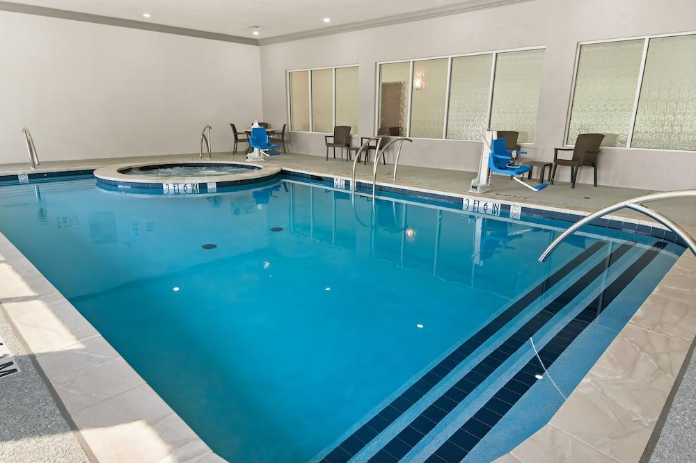Comfort Suites Granbury photo 26