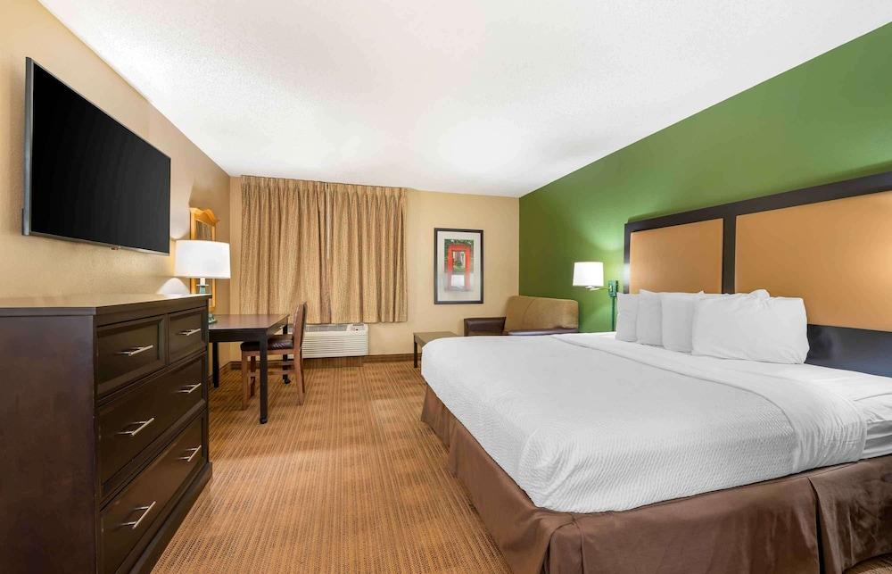 Extended Stay America Suites Chicago Schaumburg Conv Center photo 27