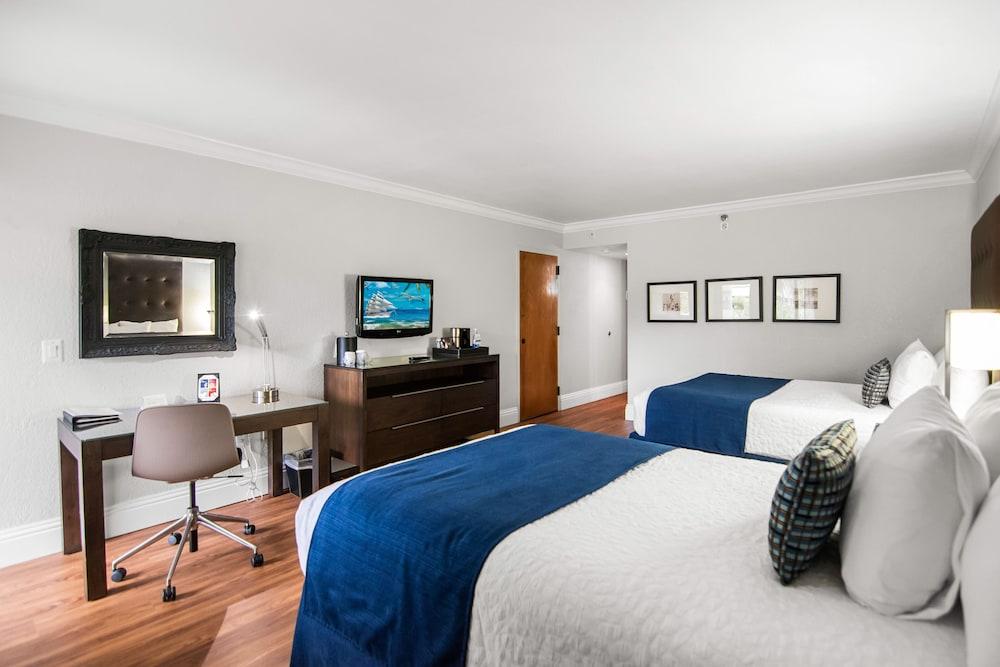 Miami Lakes Hotel photo 31