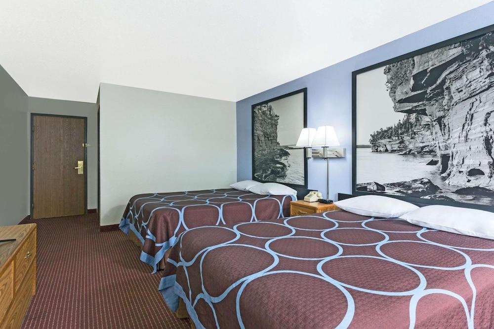 Super 8 by Wyndham Wisconsin Dells photo 6