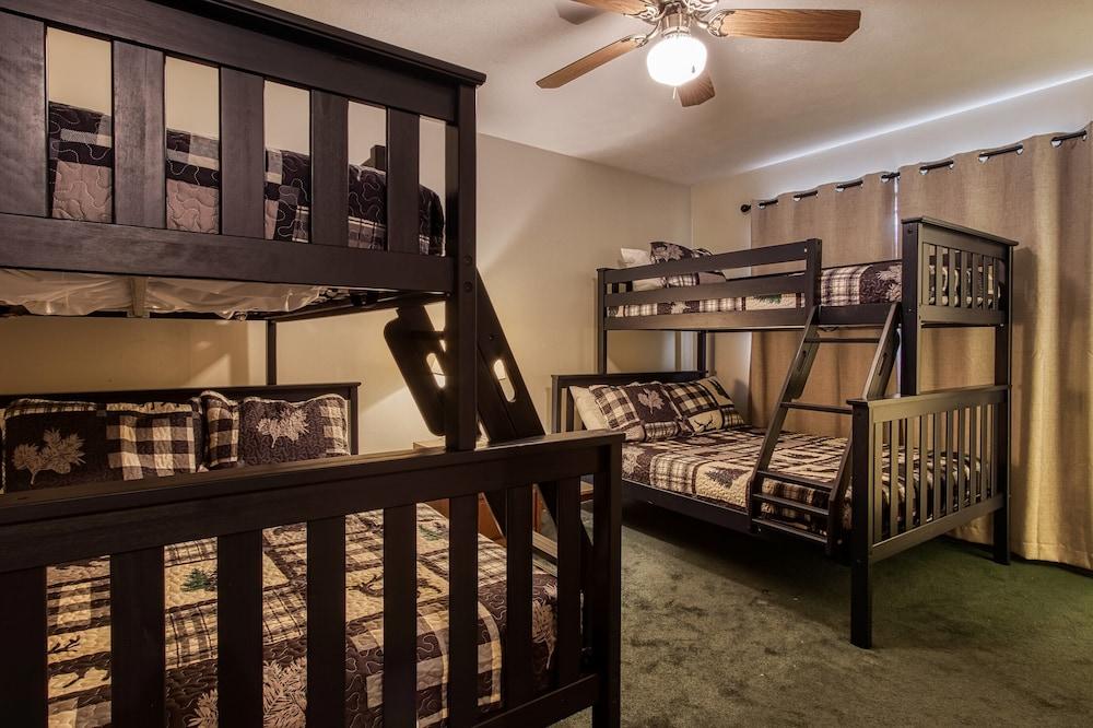 Pinecrest Hotel B photo 26