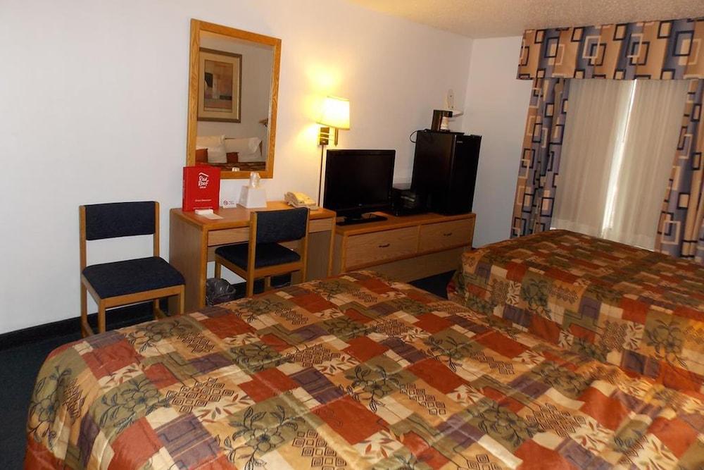 Norwood Inn and Suites - Minneapolis-St Paul Roseville photo 13