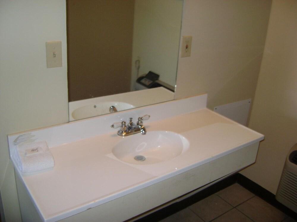Ashland Inn photo 35