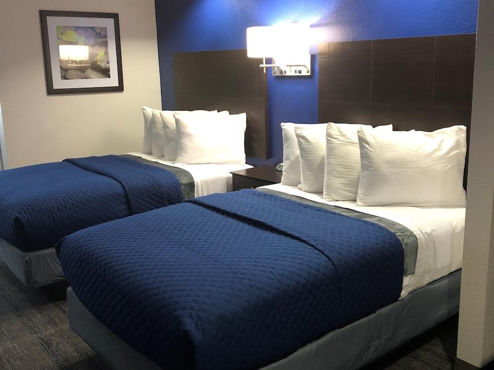 Executive Inn & Suites Joaquin photo 13