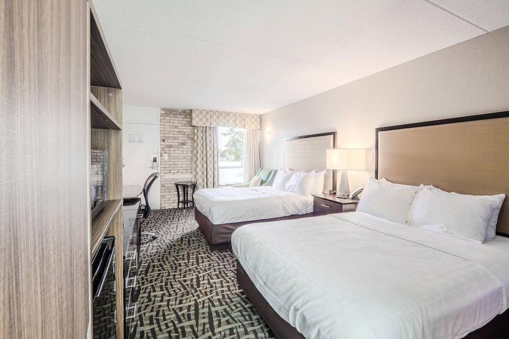 Clarion Pointe Winston – Salem Downtown photo 8
