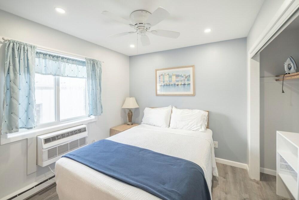 Montauk Oceanside Suites photo 26