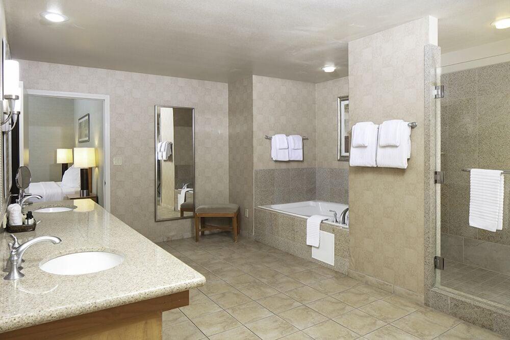 The Platinum Hotel photo 38