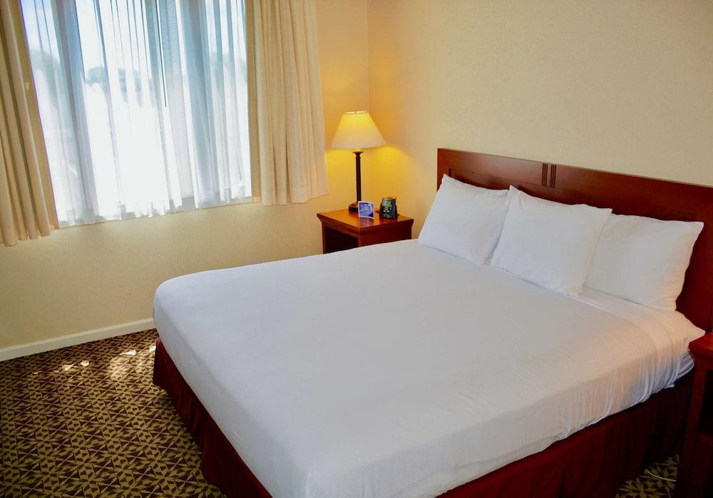 DoubleTree Suites by Hilton Hotel Mt. Laurel photo 15