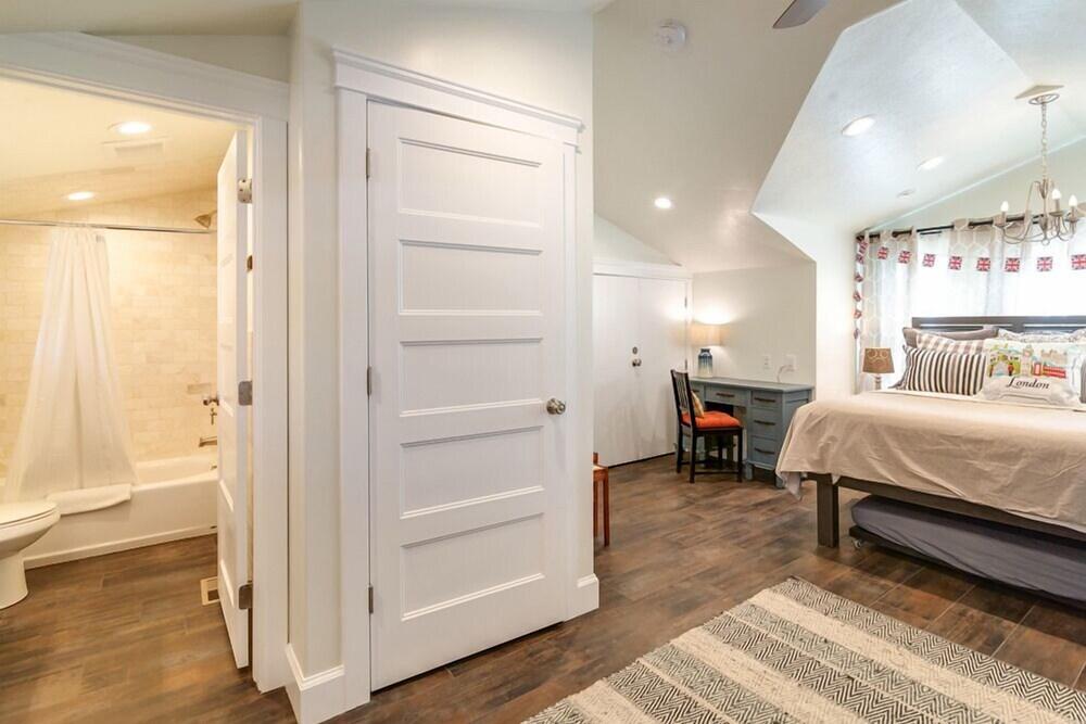 Aspenwood Manor South photo 60
