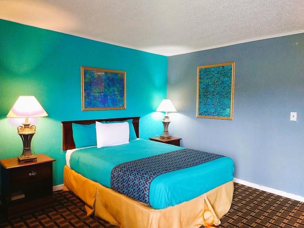 Grand View Plaza Inn & Suites photo 76