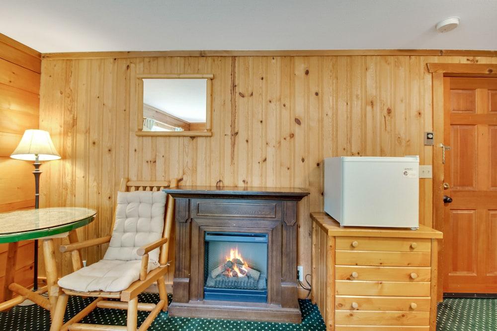 Deer Harbor Inn photo 36