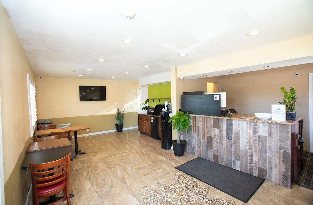 Budget Inn photo 2