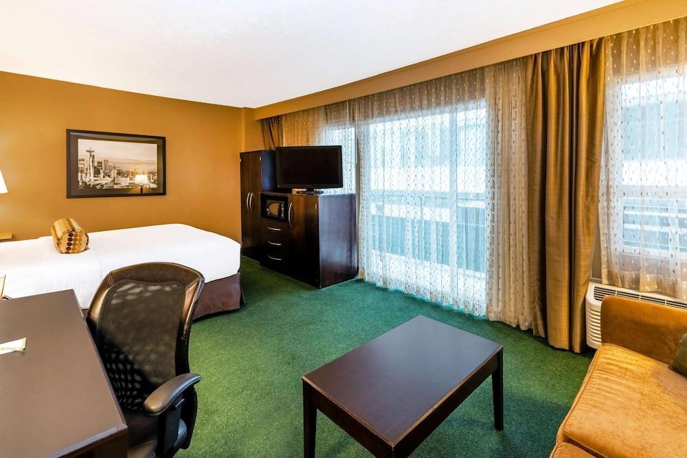 La Quinta Inn & Suites by Wyndham Seattle Downtown photo 9