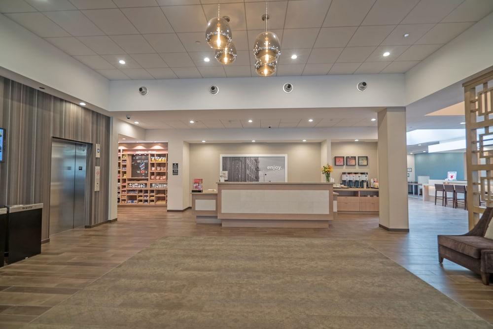 Hampton Inn Chicago North-Loyola Station photo 3