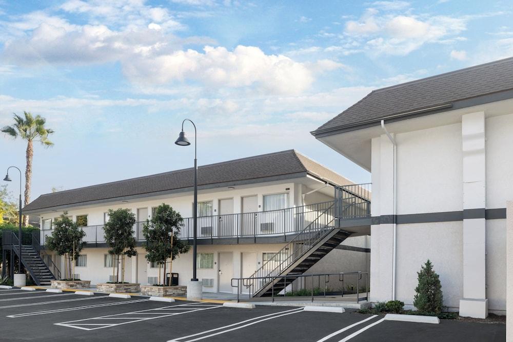 Orange Grove Inn photo 27