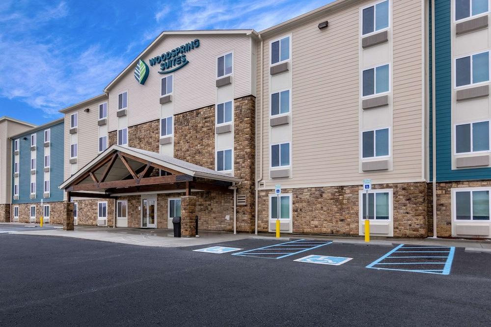 WoodSpring Suites Indianapolis Airport South photo 1