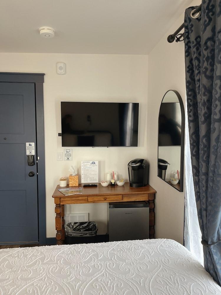 Hyland Hotel photo 20