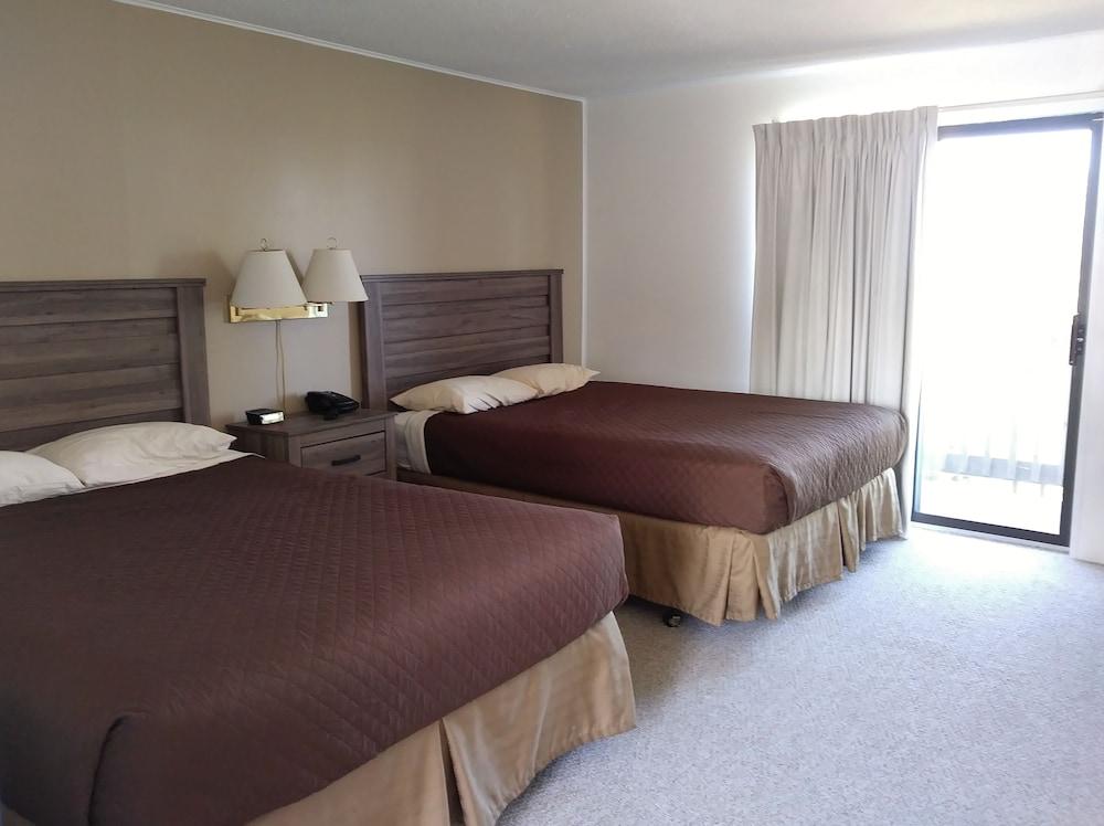 Driftwood Motel photo 2