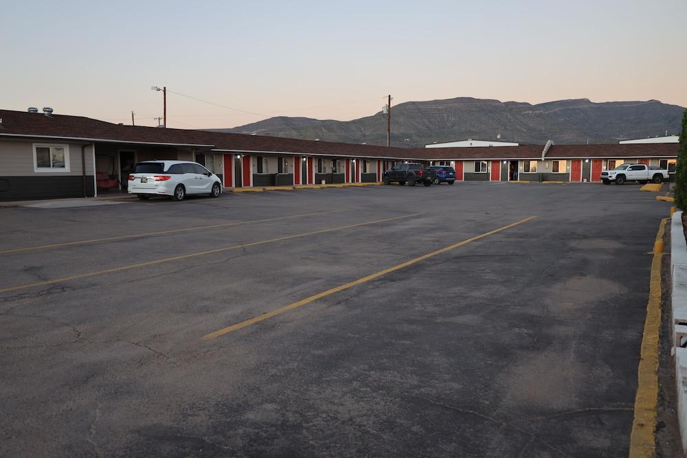 Budget Inn photo 5