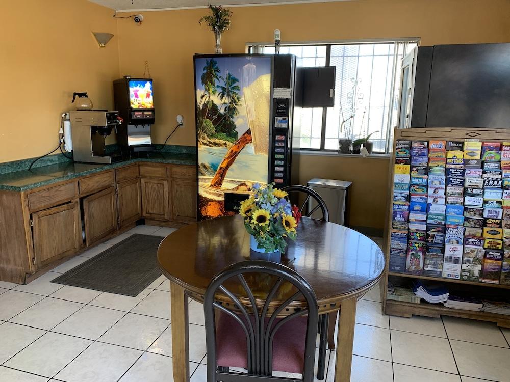 Luxury Inn photo 19