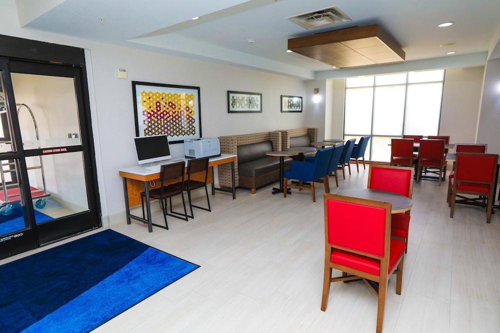 Holiday Inn Express : Hillsboro I-35 by IHG photo 51