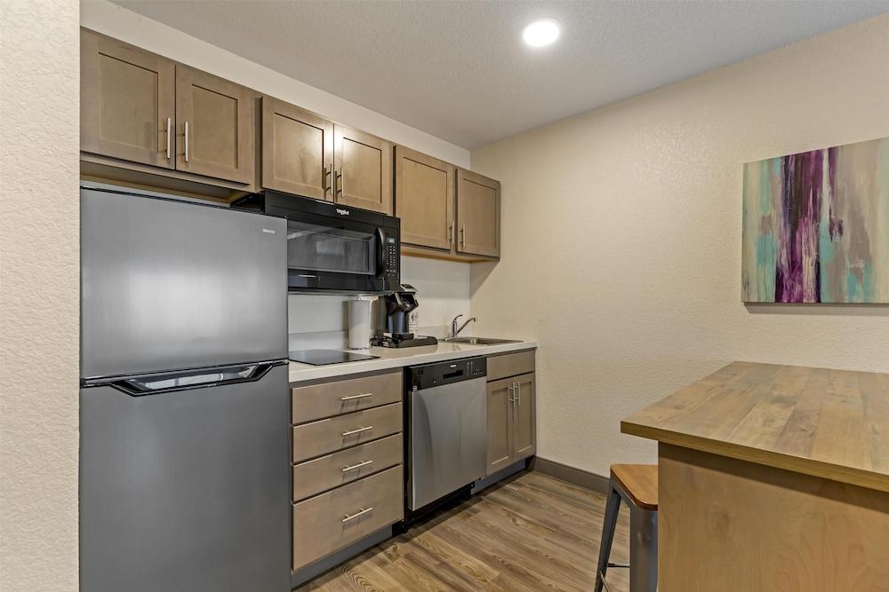 Executive Residency By Best Western Waterloo & Cedar Falls photo 1