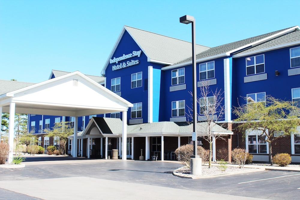 Independence Stay Hotel & Suites — hotel in Marinette
