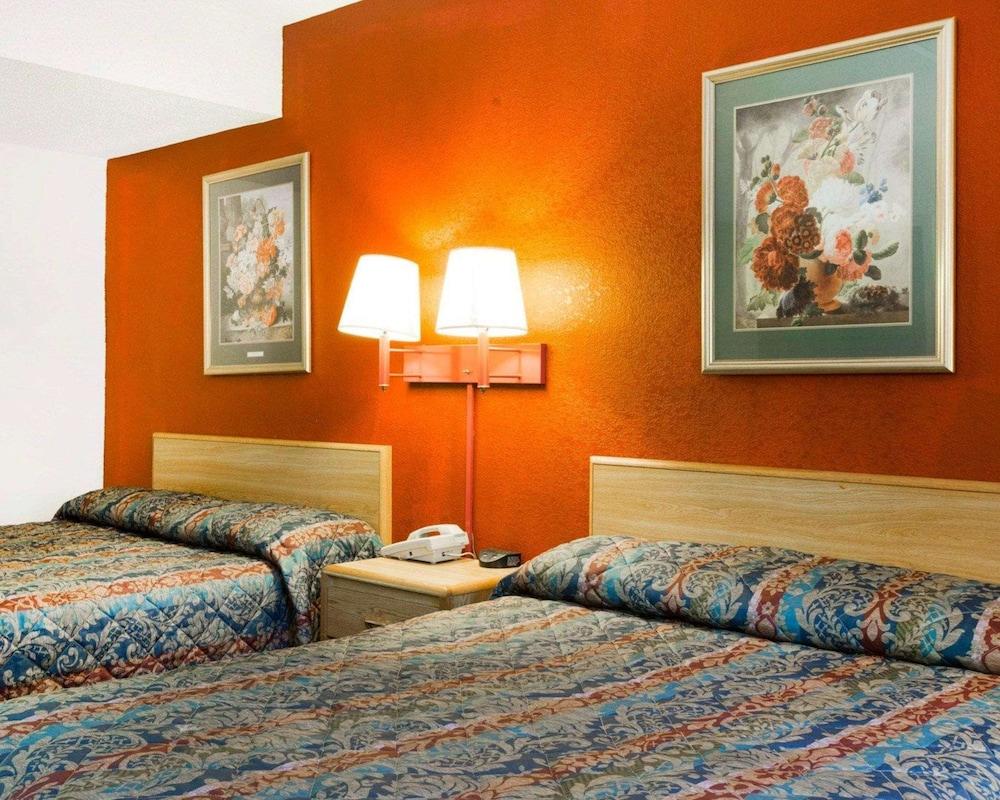 Econo Lodge Jonesboro - Atlanta South photo 7